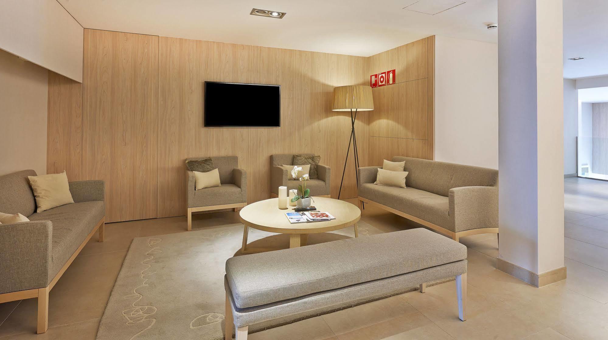Hotel Omnium Барселона Экстерьер фото