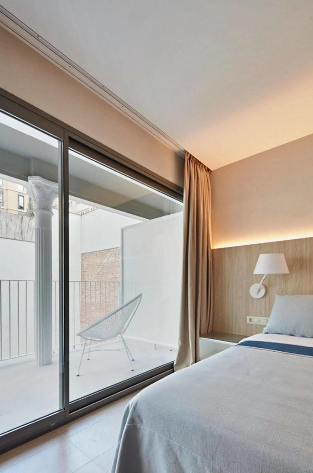Hotel Omnium Барселона Экстерьер фото